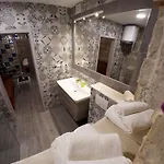 Plaza Stone Apartment