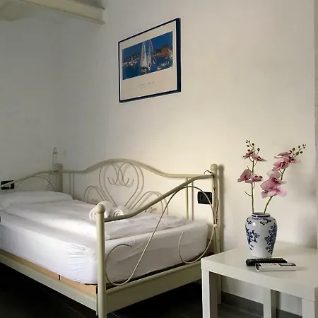 Apartment Plaza Stone Split